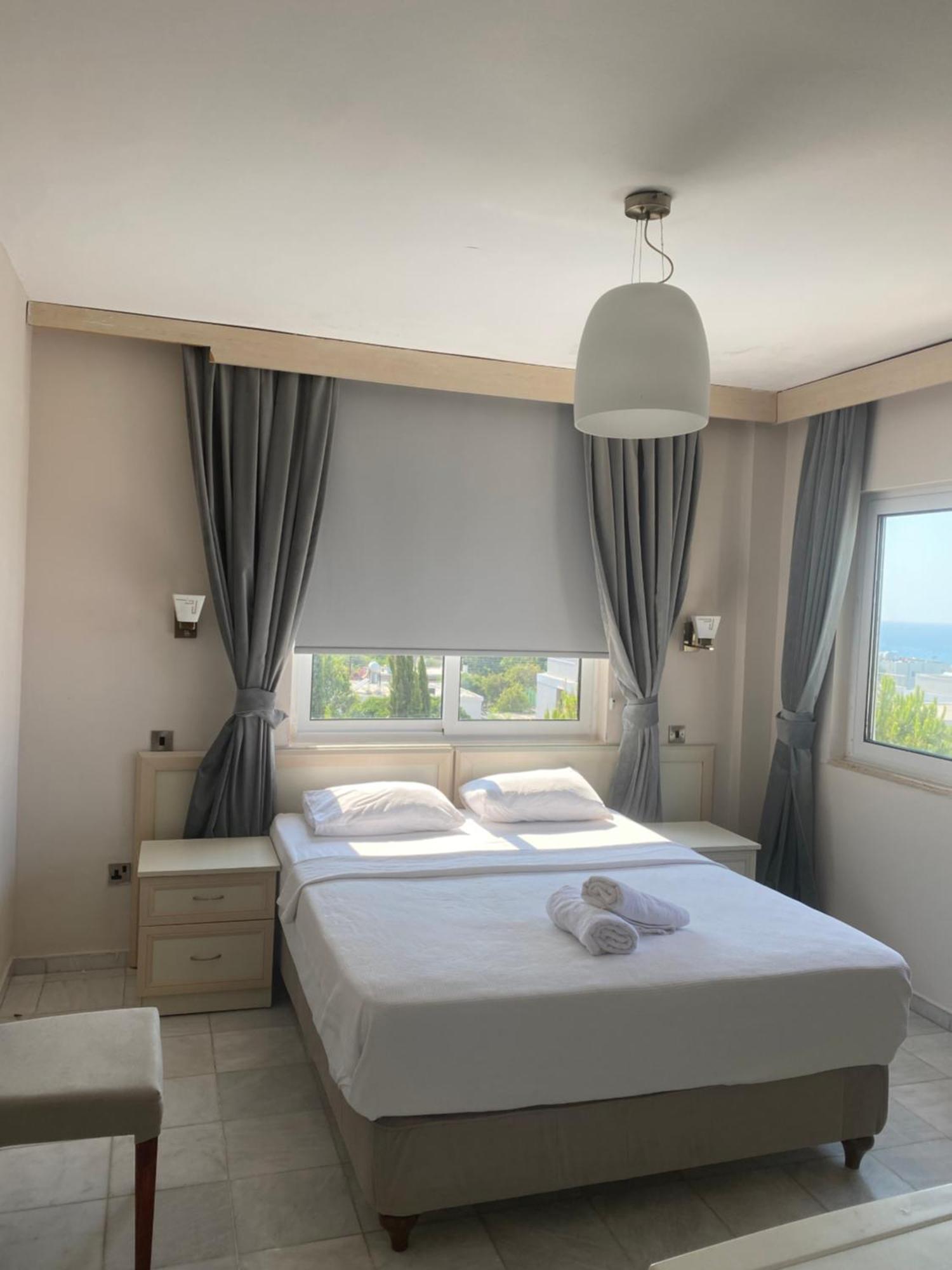 The Prince Inn Hotel & Villas Agios Georgios  Exterior foto